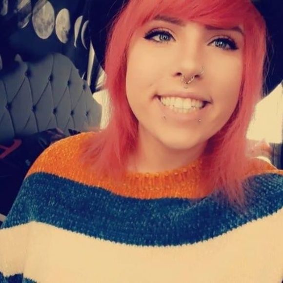 Meet your Posher, Kaci - Picture 1 of 1